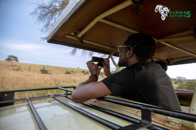 3 Days Wild Tour Queen Elizabeth National Park Safari Uganda - The return to Kampala and the Kayabwe Equator stop
