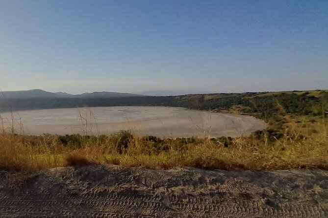 5 days best wildlife experience in Uganda - Crater views and salt making near Queen Elizabeth