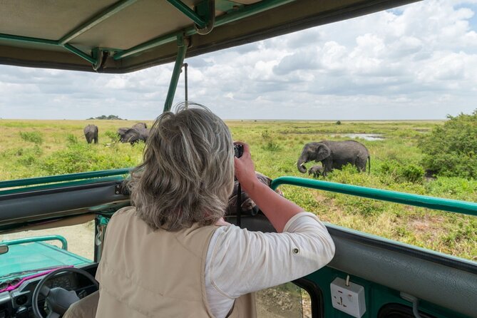 8-Day Classic Uganda Primates & Wildlife Tour - Day 5: Crossing Bwindi on foot to Ishasha