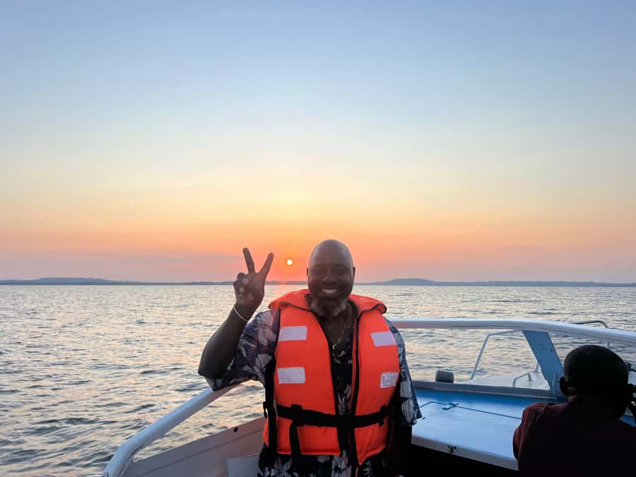 Entebbe: Equatar Line Tour & Victoria Lake Sunset Boat Ride - Nakiwogo landing site and the first boat crossing