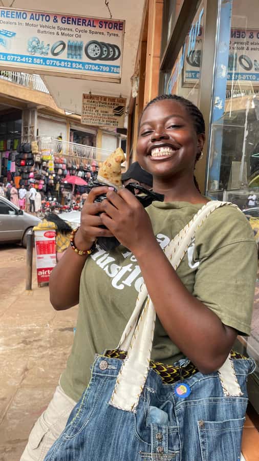 Kampala: Female-Guided Walking Tour - Owino Market, regional food, and the final 35 minutes