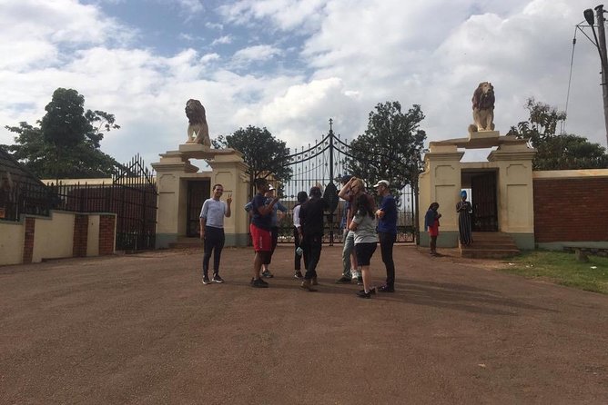 Kampala’s Best Experience walking tour - Reading Kampala through Owino Market