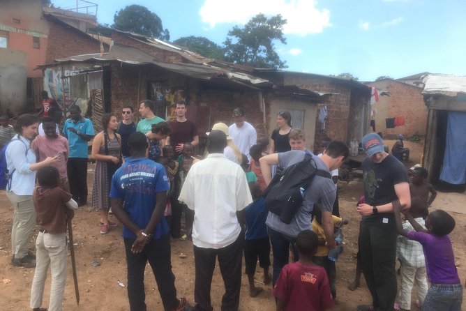 Kampala’s Best Experience walking tour - Entering the metal-free Hindu temple