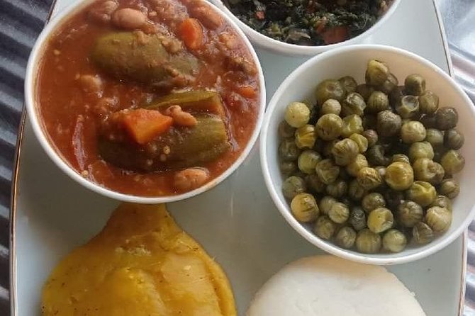 Like a local cooking Tours - Eating lunch together at the table