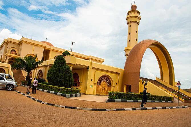 Safe Motorbike Tour in Kampala (Boda Boda Tour) - Taking in Kampala from Gaddafi National Mosque