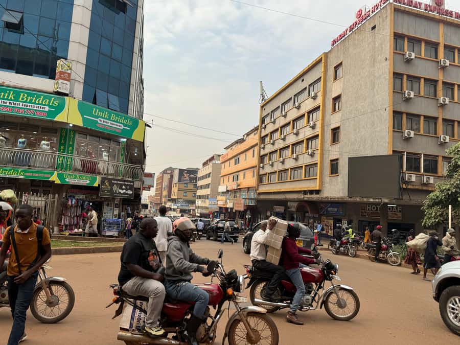 The best Kampala walking experience tour - Owino Market: Kampala at full volume